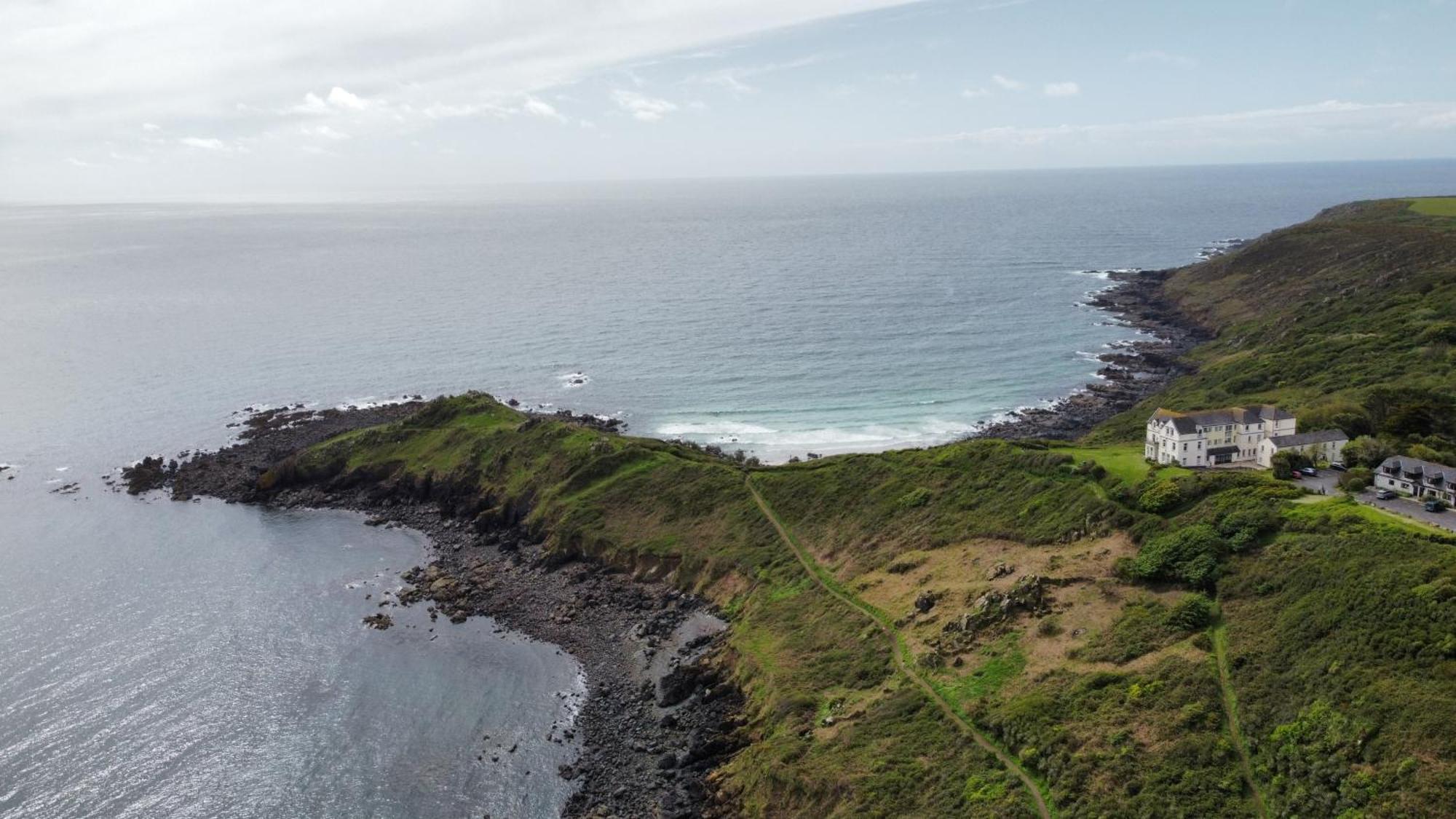 Journeys End With Stunning Sea Views From The Headland Villa Coverack Eksteriør billede