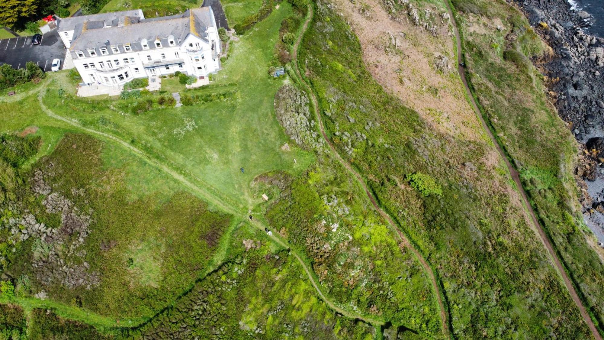 Journeys End With Stunning Sea Views From The Headland Villa Coverack Eksteriør billede