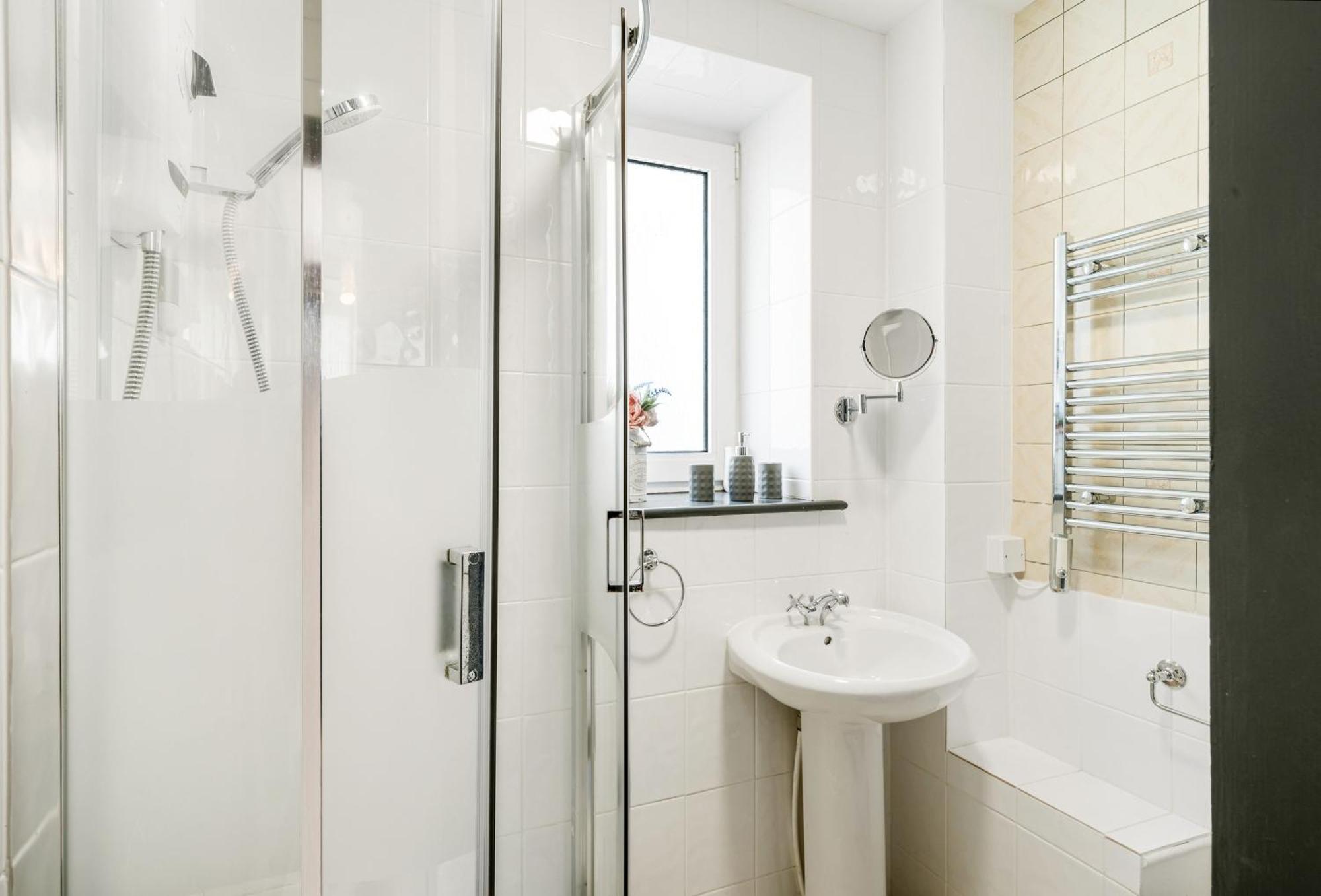 Journeys End With Stunning Sea Views From The Headland Villa Coverack Eksteriør billede