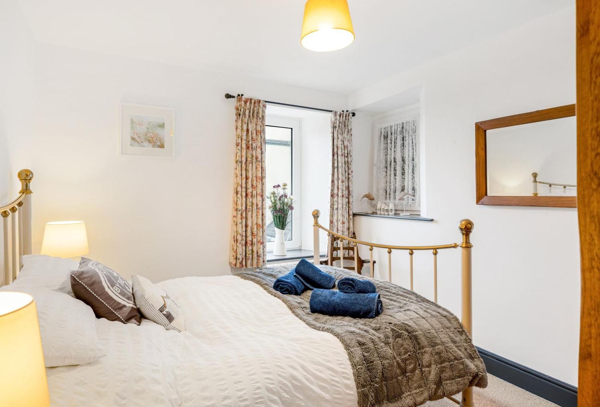 Journeys End With Stunning Sea Views From The Headland Villa Coverack Eksteriør billede